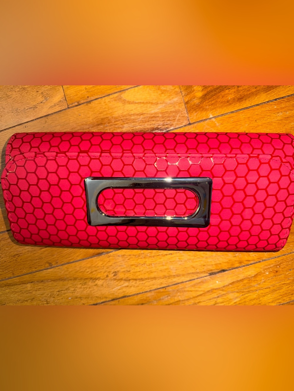 Elegant Red Honeycomb Wristlet Clutch with Metallic Handle